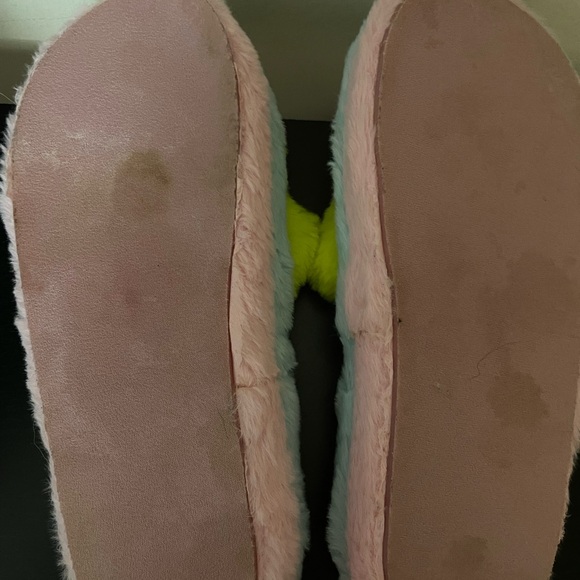 Mickey Mouse fuzzy slippers - Picture 2 of 2